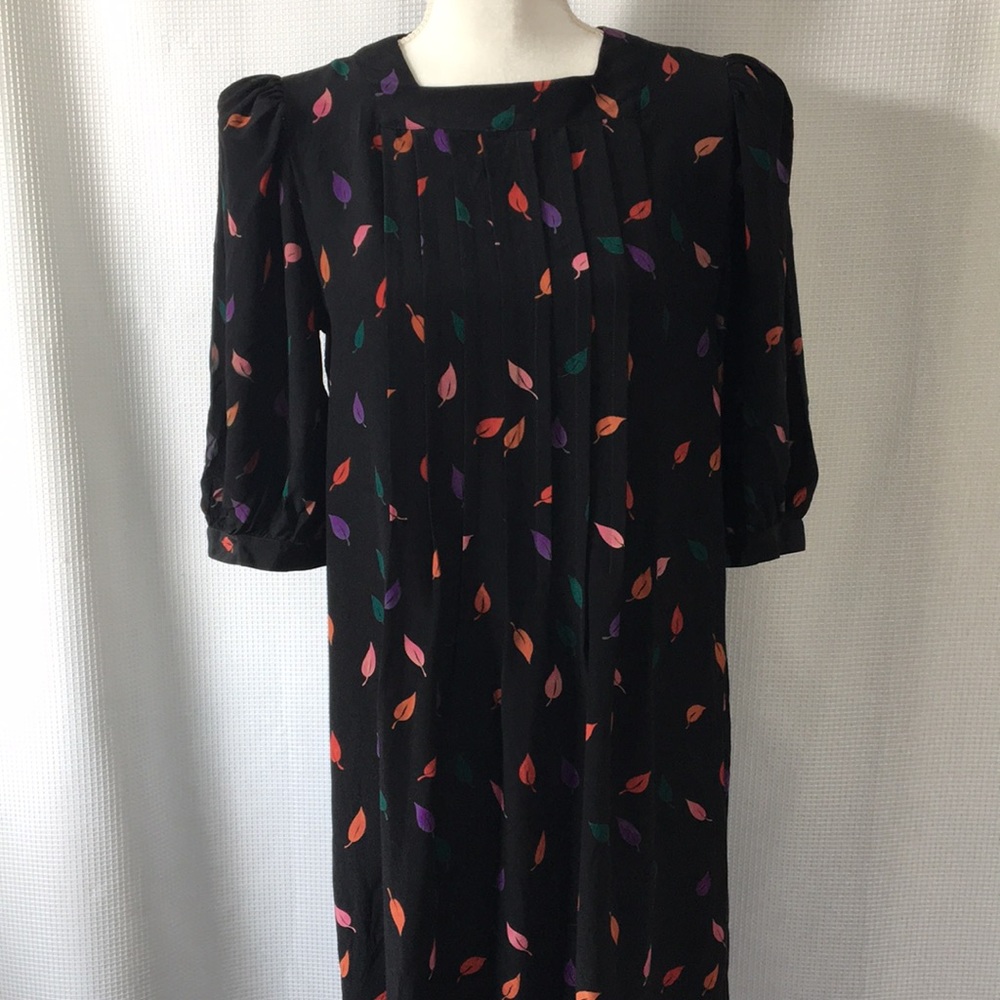Adrianna Papell 100% Silk Leaf Print Dress